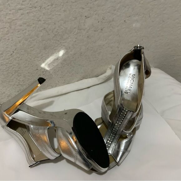 MICHAEL Michael Kors Berkeley T-Strap metallic silver Heels size 7 1/2 - Picture 9 of 10